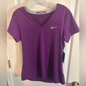Nike Pro Women's Short Sleeve Tee in Purple athletic wear size large NWT